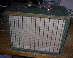 Goldentone 1776 tremolo amplifier